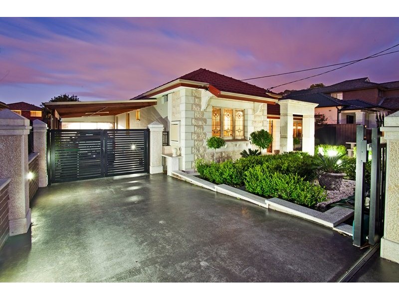 32 Waverley Street, Belmore NSW 2192