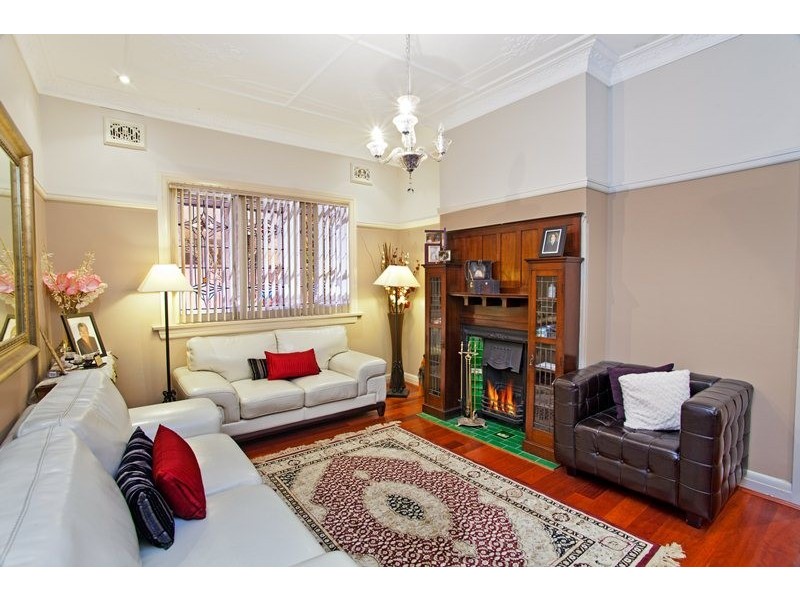 32 Waverley Street, Belmore NSW 2192