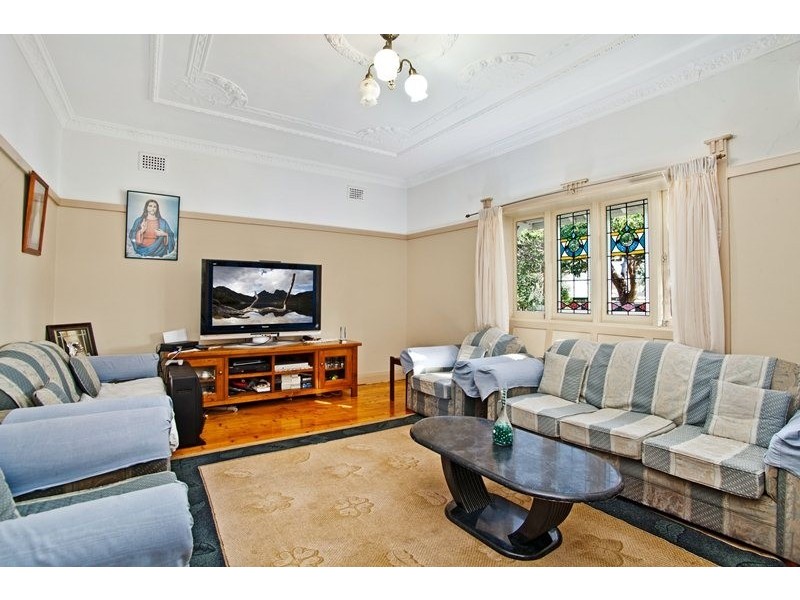 2 Windsor Avenue, Croydon Park NSW 2133