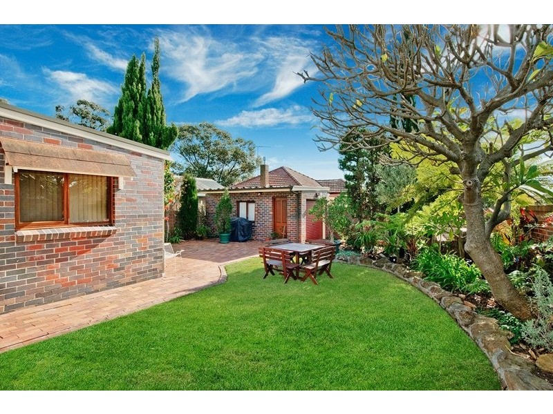 1 Birriwa Avenue, Belfield NSW 2191