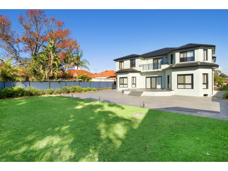 16 Michael Avenue, Belfield NSW 2191