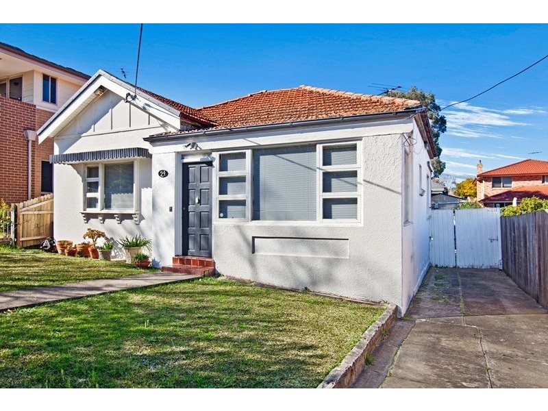 24 Holmwood Avenue, Strathfield South NSW 2136