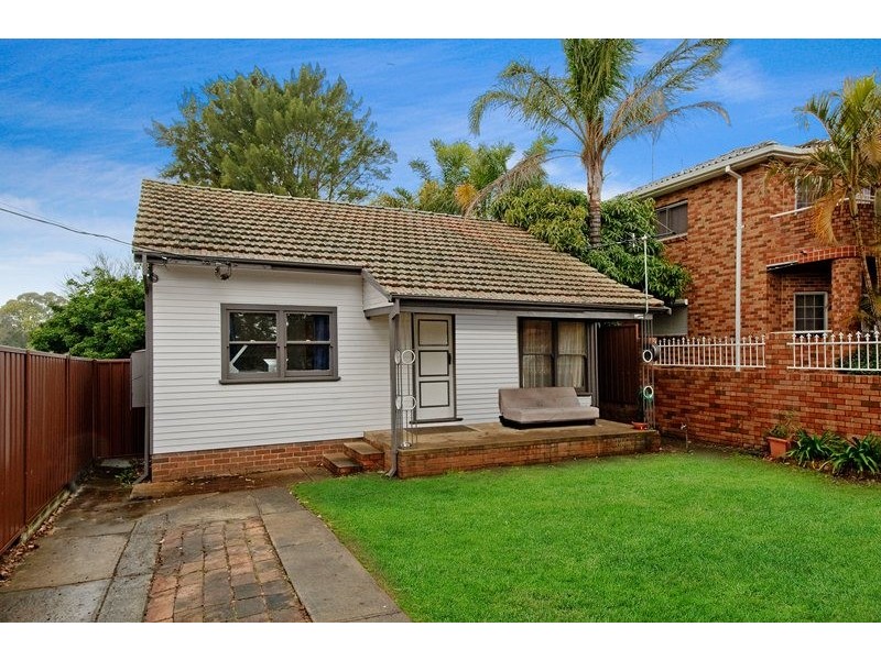 48 Hampton Street, Croydon Park NSW 2133