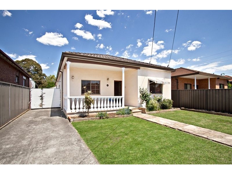 18 Chertsey Avenue, Bankstown NSW 2200
