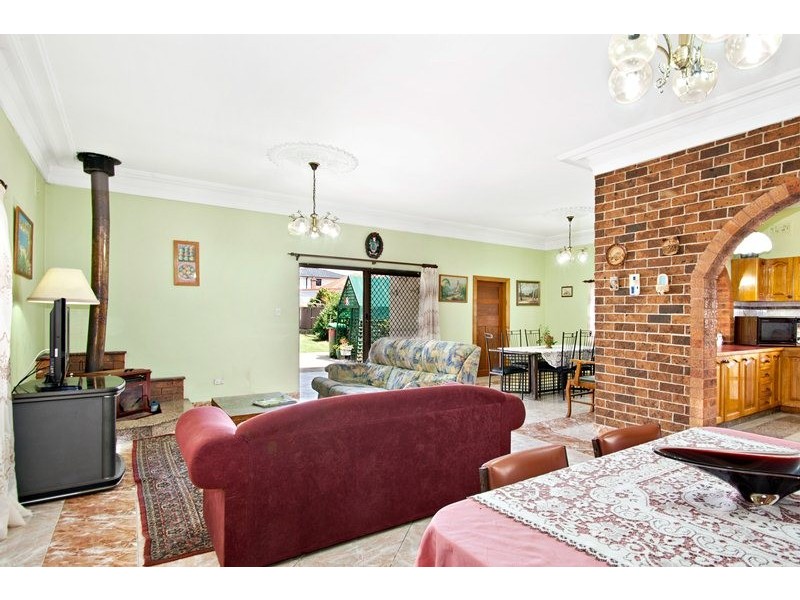 18 Chertsey Avenue, Bankstown NSW 2200