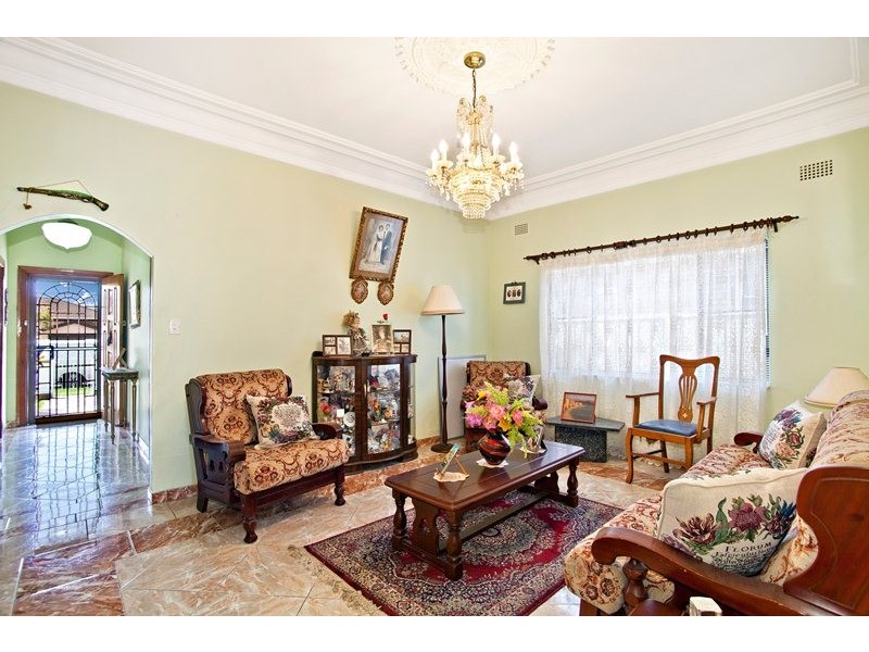 18 Chertsey Avenue, Bankstown NSW 2200