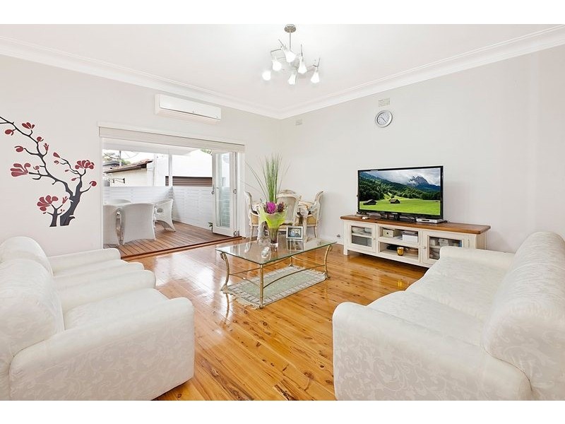 28 Holmwood Avenue, Strathfield South NSW 2136