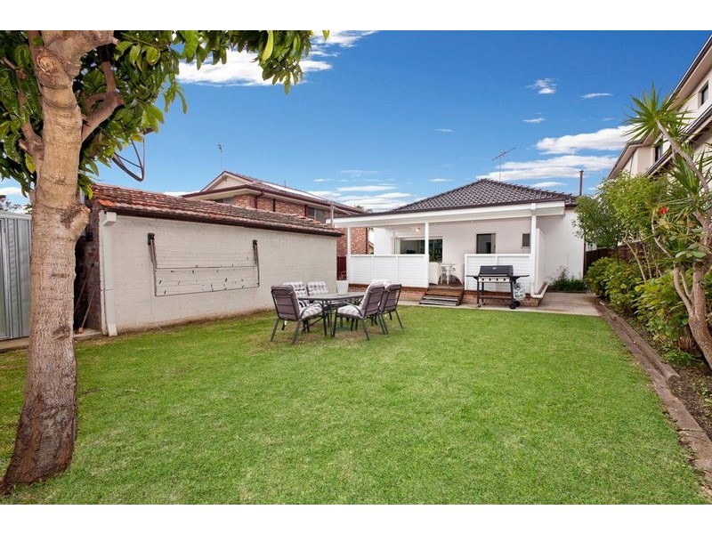 28 Holmwood Avenue, Strathfield South NSW 2136