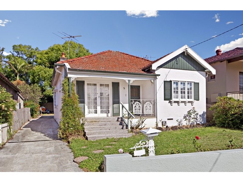 5 The Parade, Enfield NSW 2136