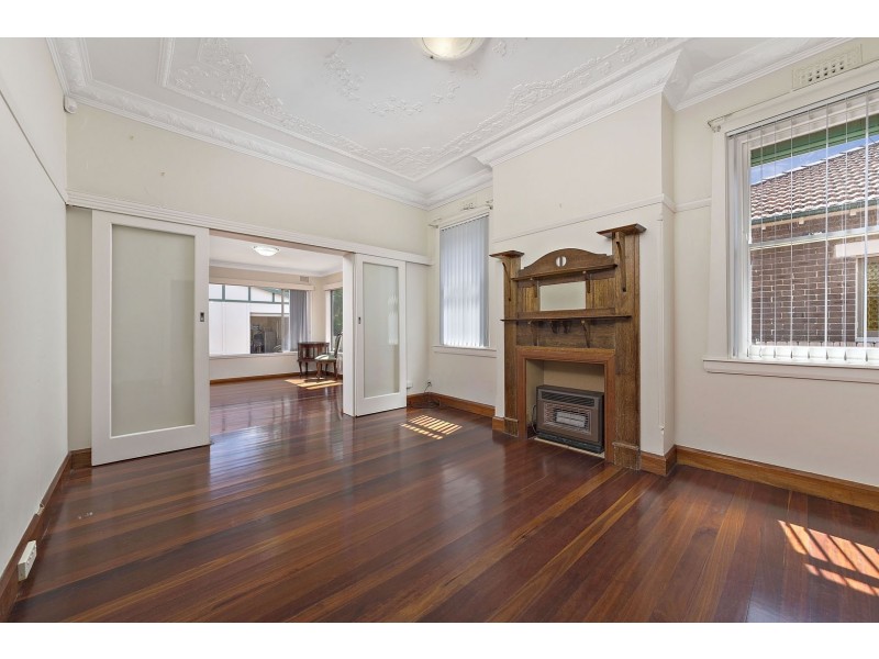 10 Earle Avenue, Ashfield NSW 2131