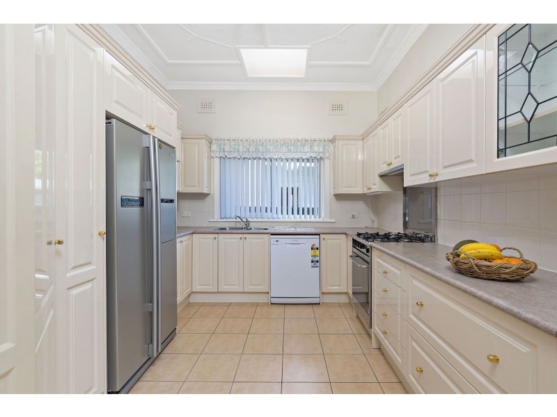 10 Earle Avenue, Ashfield NSW 2131