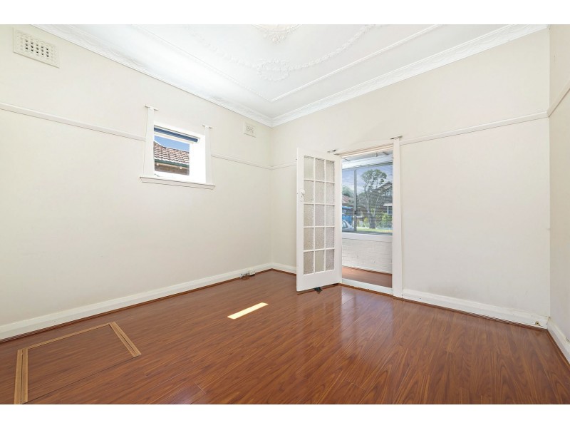 10 Earle Avenue, Ashfield NSW 2131