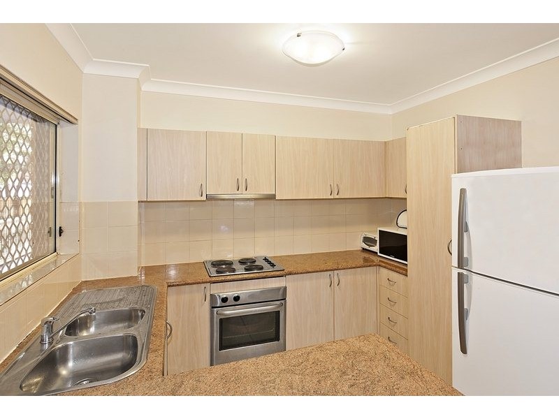 2/75 Cairds Avenue, Bankstown NSW 2200