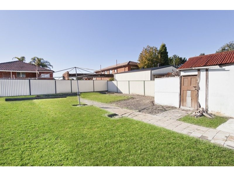 14 Flora Street, Roselands NSW 2196