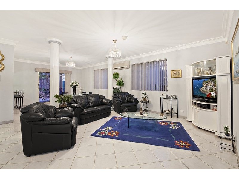 7 Bruce Avenue, Belfield NSW 2191