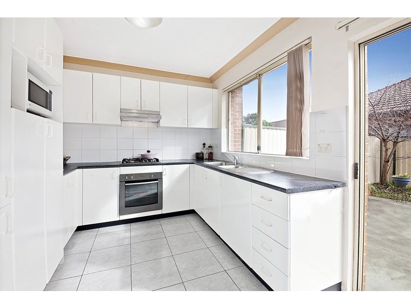 2/6 First Avenue, Belfield NSW 2191