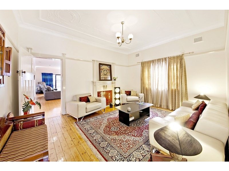 13 Holmwood Avenue, Strathfield South NSW 2136