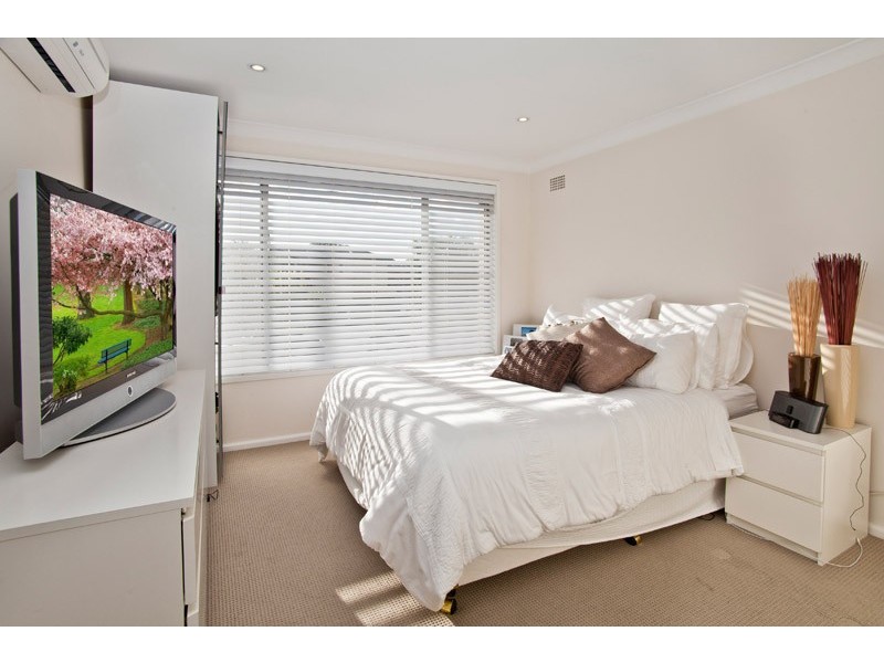 10 Burraneer Crescent, Greenacre NSW 2190