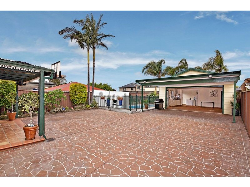 86 Banksia Road, Greenacre NSW 2190