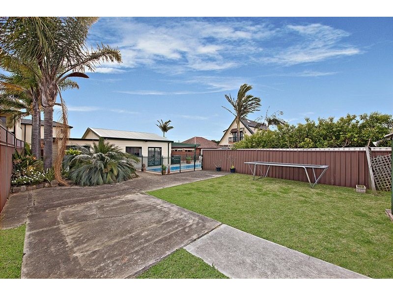 86 Banksia Road, Greenacre NSW 2190