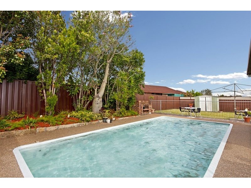 17 Kurrajong Avenue, Georges Hall NSW 2198