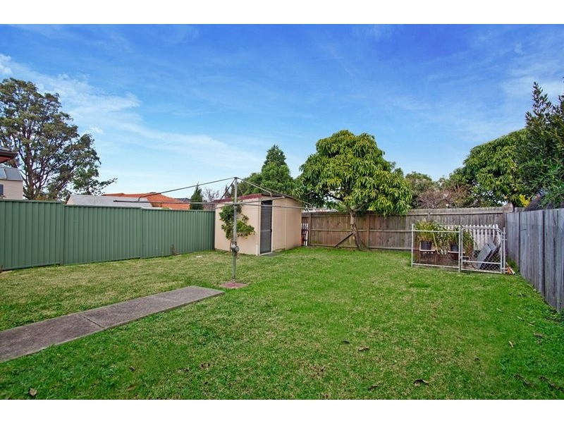 9 Queen Street, Croydon Park NSW 2133