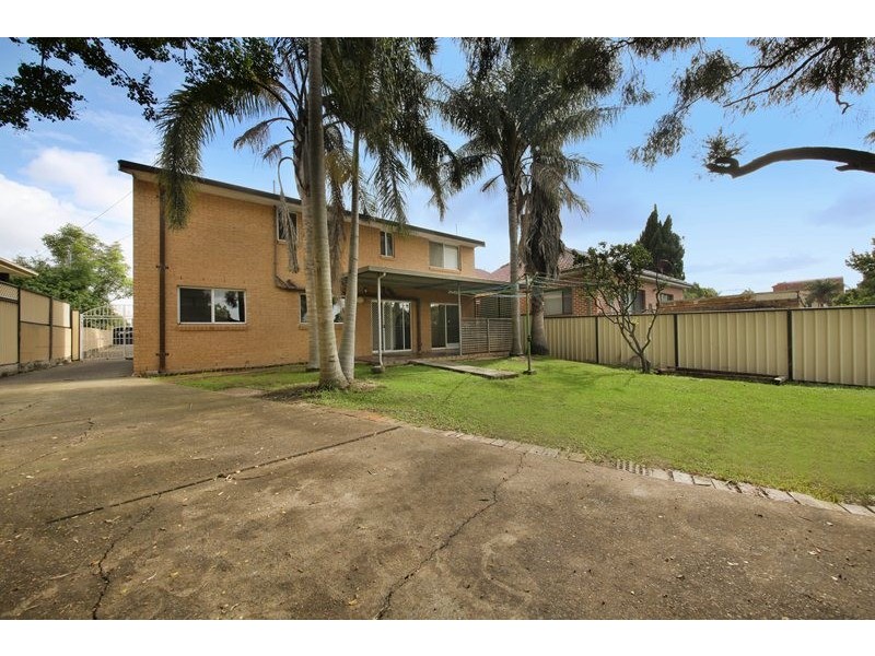 32 Elizabeth Street, Campsie NSW 2194