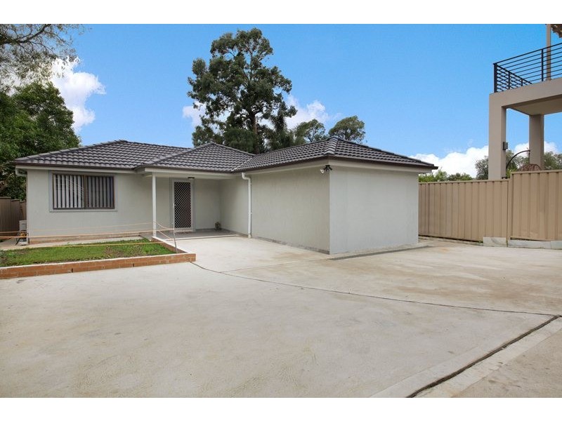 17 Gosling Street, Greenacre NSW 2190