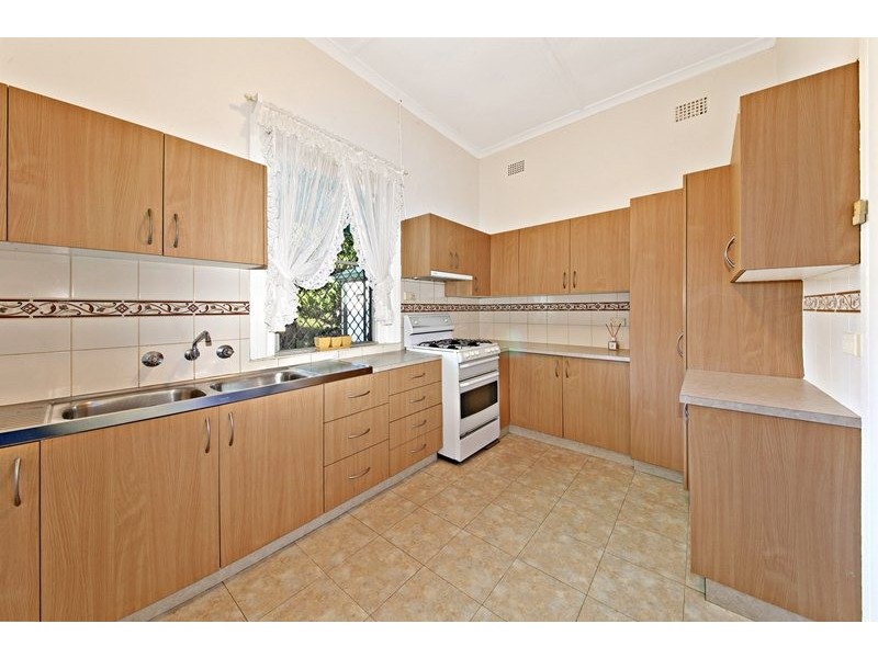 4 Waverley Street, Belmore NSW 2192