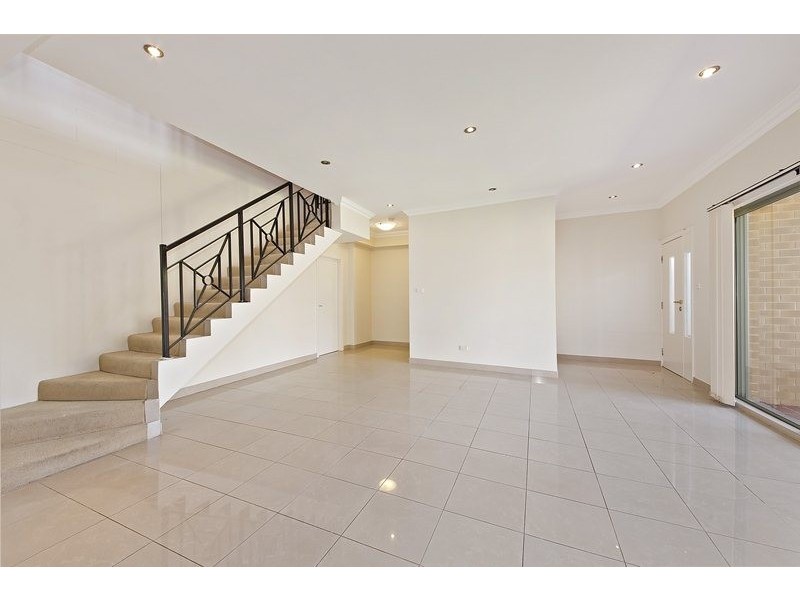 1/56 Benaroon Road, Belmore NSW 2192