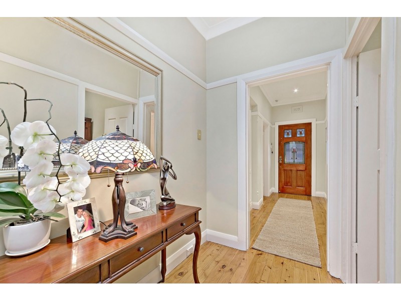 19 Seymour Parade, Belfield NSW 2191