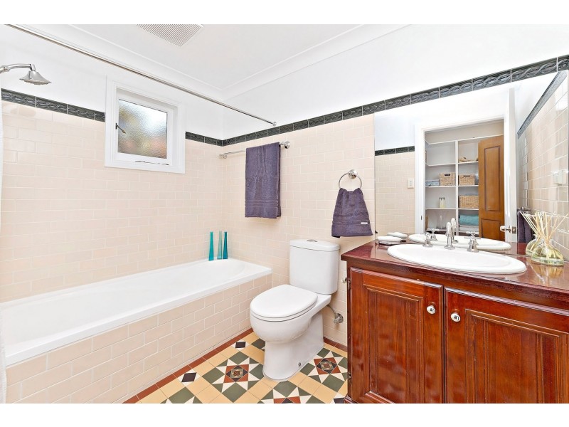 10 Beresford Avenue, Croydon Park NSW 2133