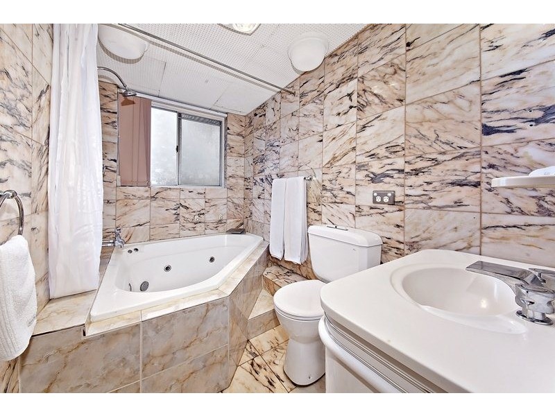 9/122 Georges River Road, Croydon Park NSW 2133