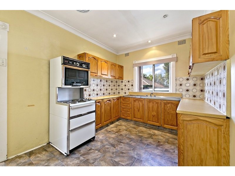 2 Brisbane Avenue, Rodd Point NSW 2046