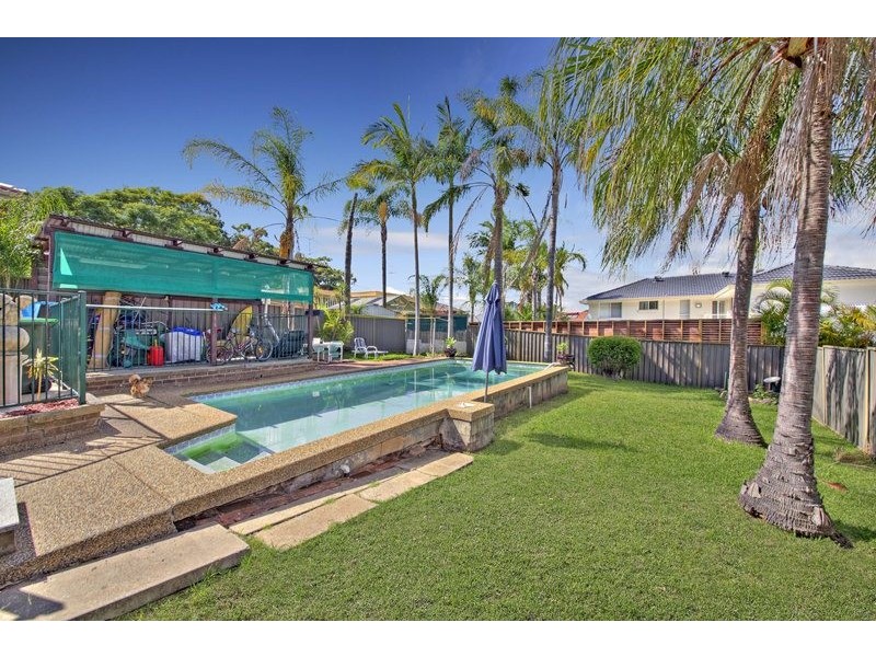 43 Wendy Avenue, Georges Hall NSW 2198