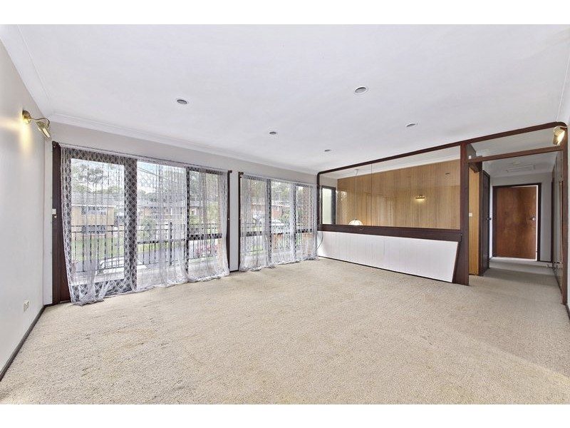 43 Wendy Avenue, Georges Hall NSW 2198