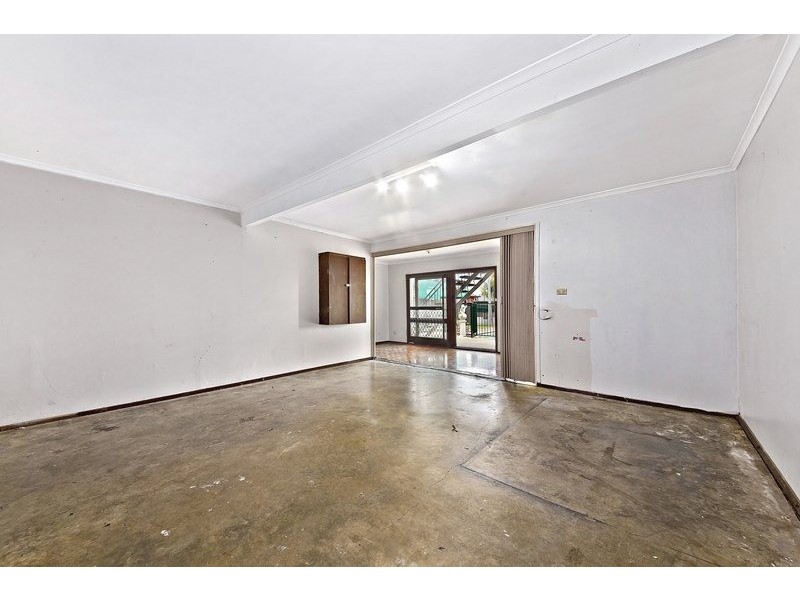 43 Wendy Avenue, Georges Hall NSW 2198