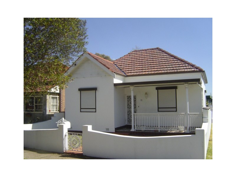 11 Smallwood Avenue, Homebush NSW 2140