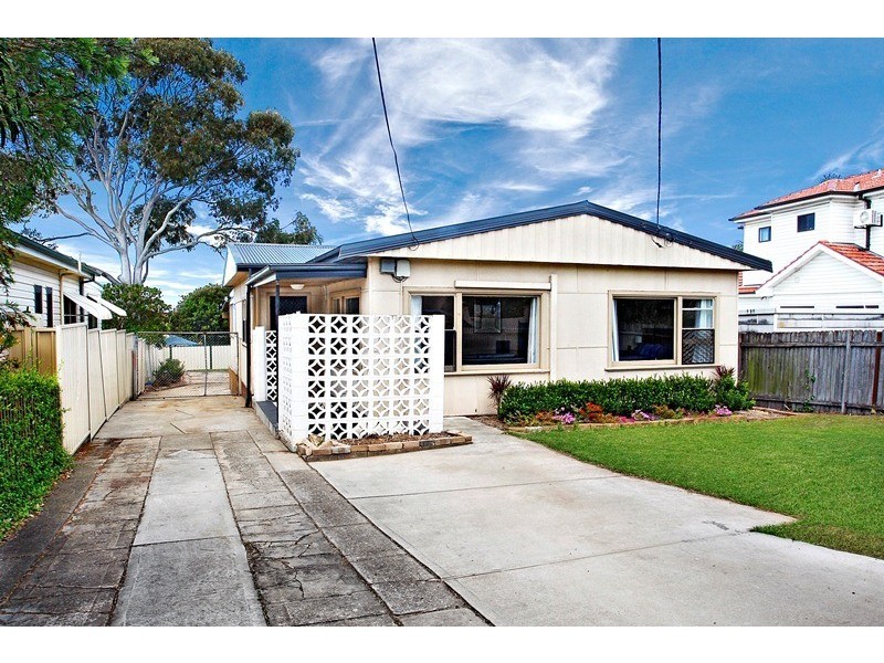 17 Maiden Street, Greenacre NSW 2190