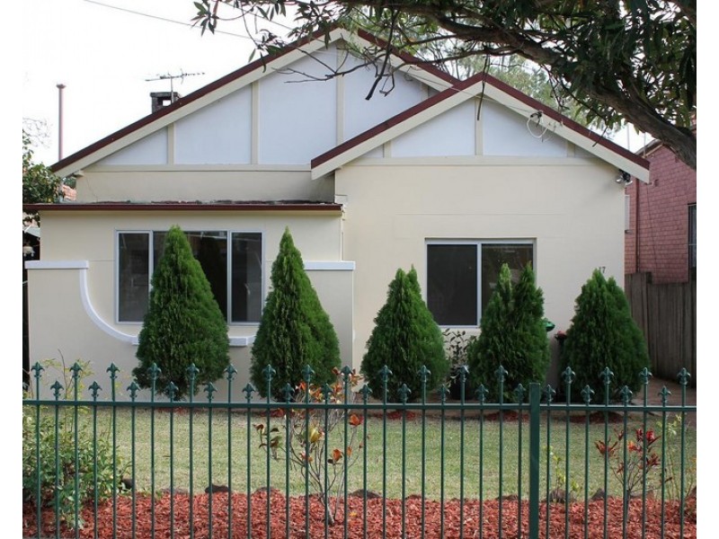 17 Smallwood Avenue, Homebush NSW 2140