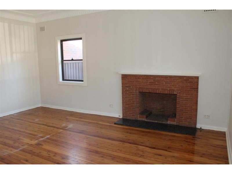 11 Seymour Parade, Belfield NSW 2191