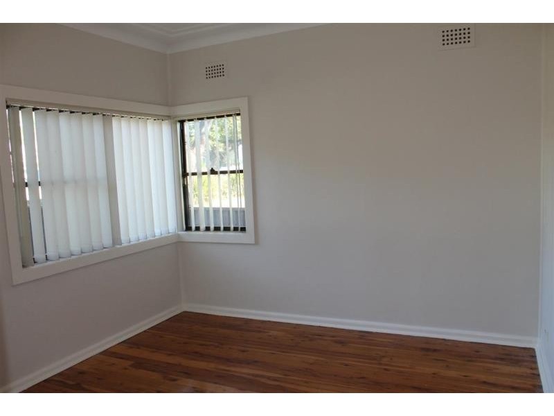 11 Seymour Parade, Belfield NSW 2191