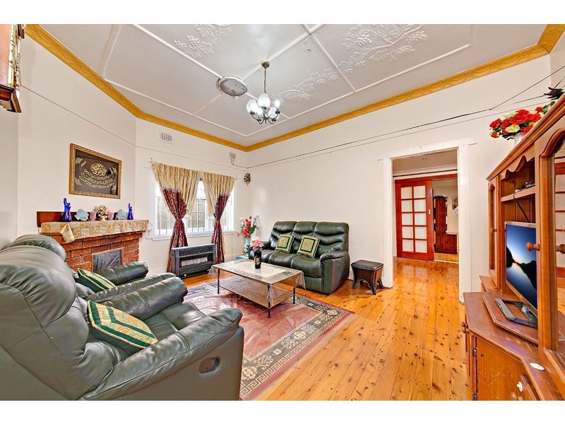 40 Linden Avenue, Punchbowl NSW 2196