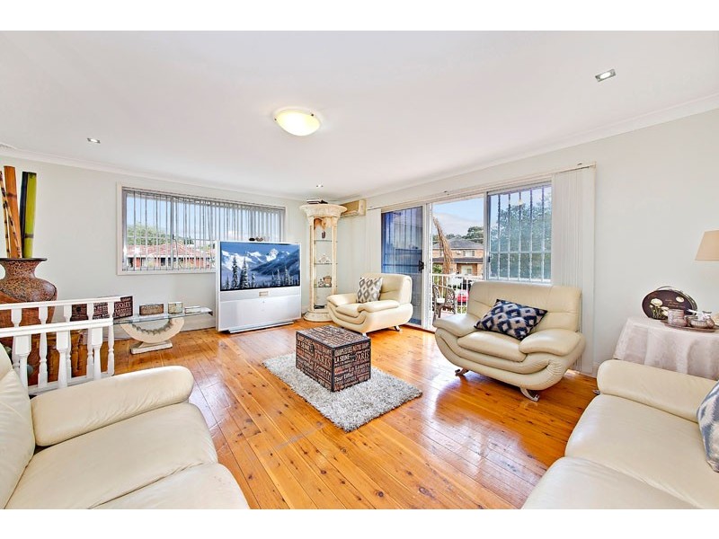 1 Kareela Crescent, Greenacre NSW 2190