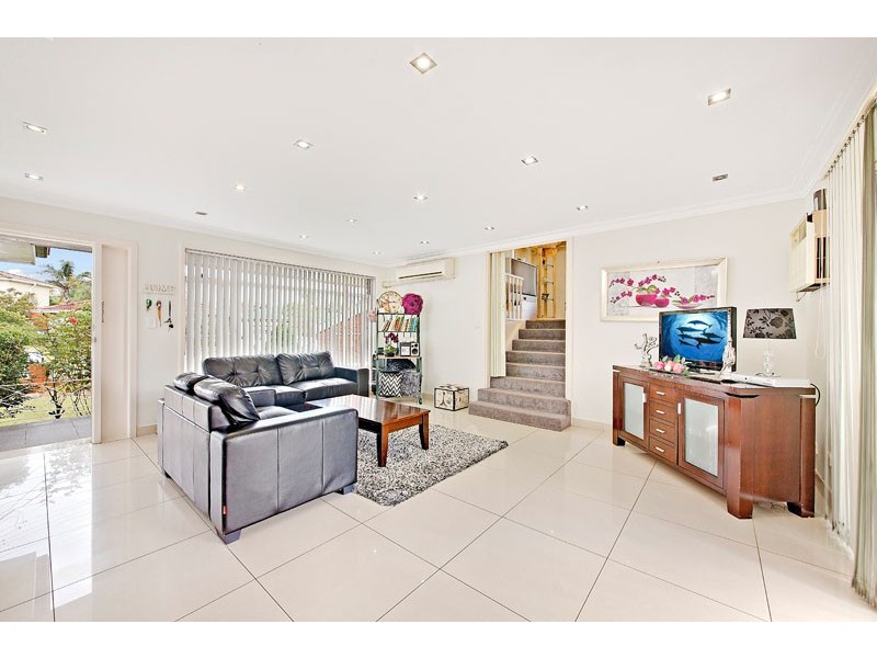 1 Kareela Crescent, Greenacre NSW 2190