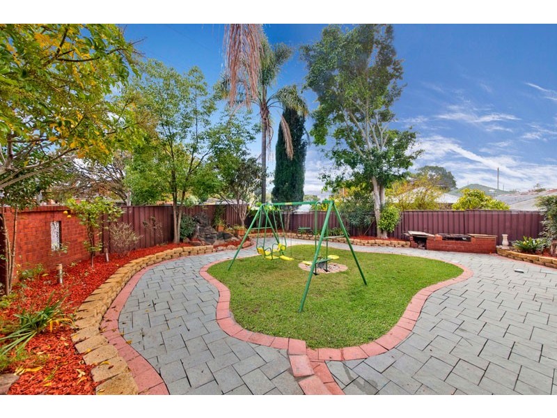 1 Kareela Crescent, Greenacre NSW 2190
