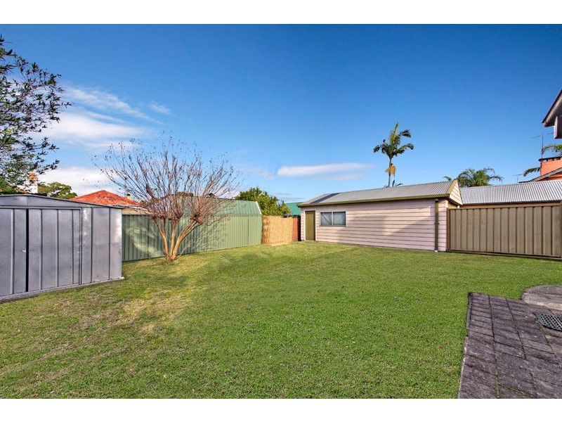 1 Launcelot Avenue, Croydon Park NSW 2133