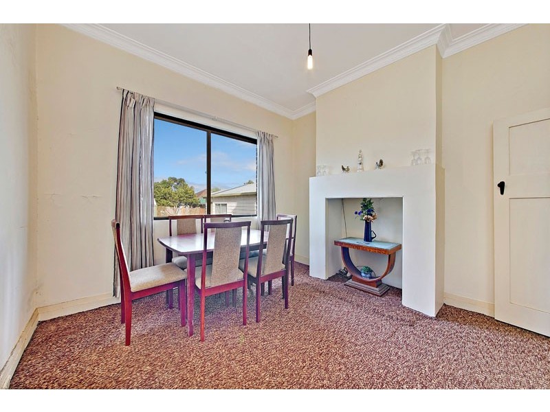 1 Launcelot Avenue, Croydon Park NSW 2133