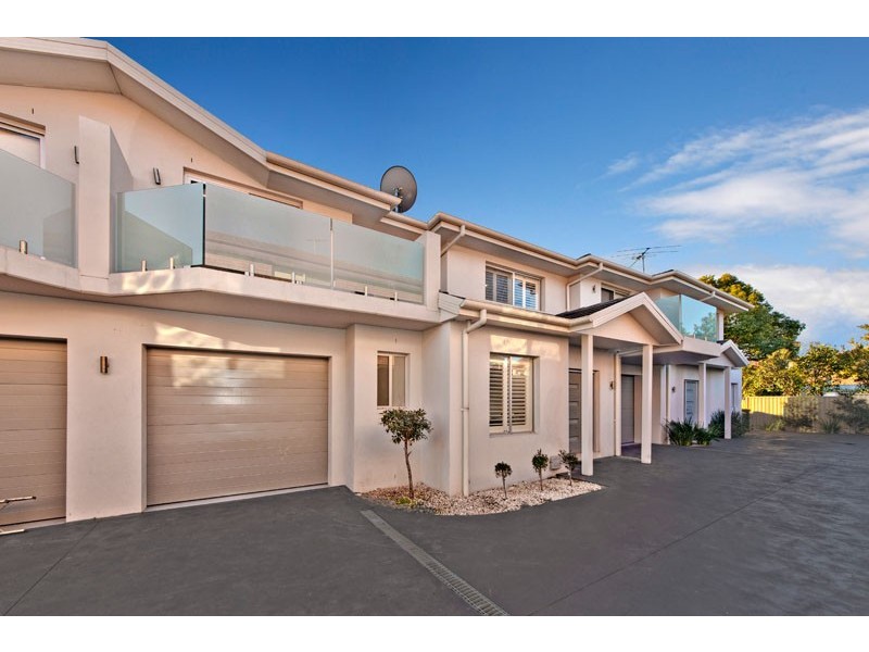 2/10 Thorncraft Parade, Campsie NSW 2194