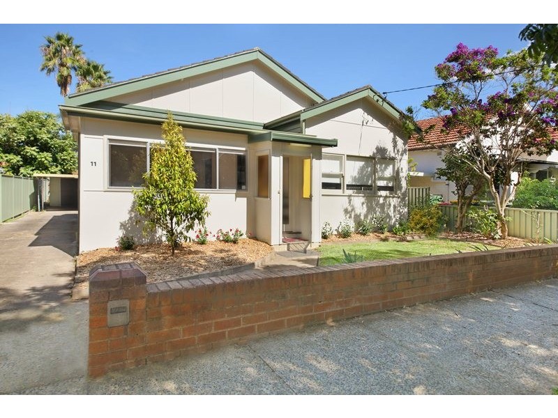 11 Linthorn Avenue, Croydon Park NSW 2133